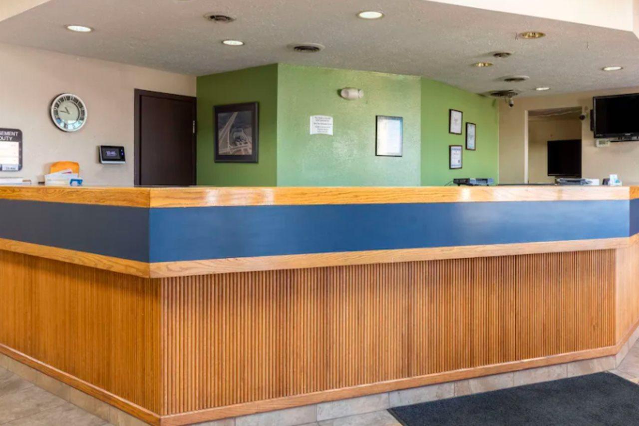 Quality Inn Newport Extérieur photo