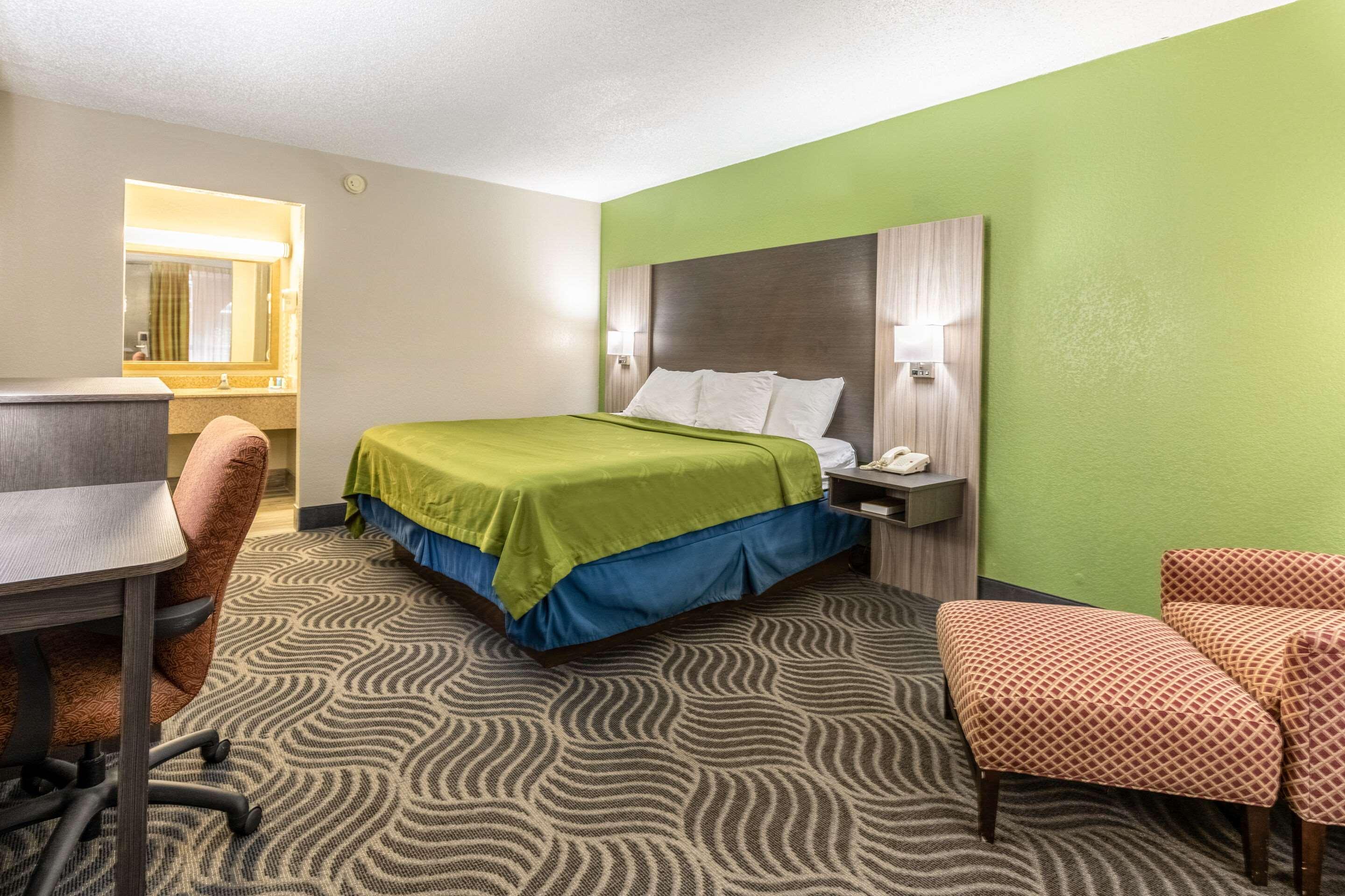 Quality Inn Newport Extérieur photo