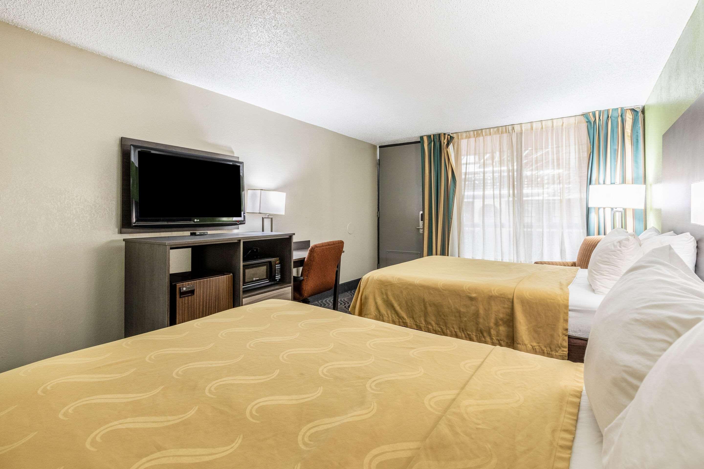 Quality Inn Newport Extérieur photo