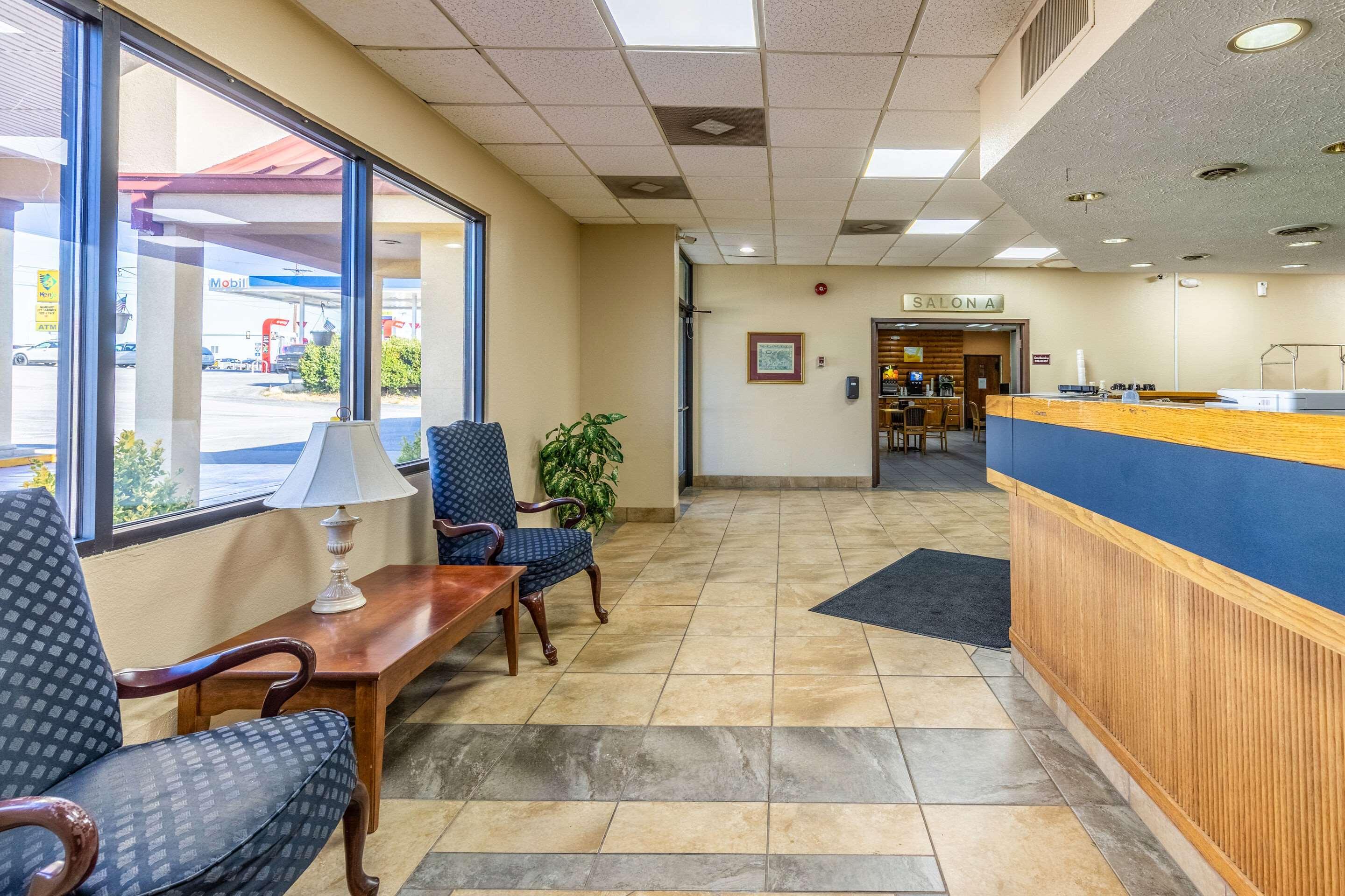 Quality Inn Newport Extérieur photo