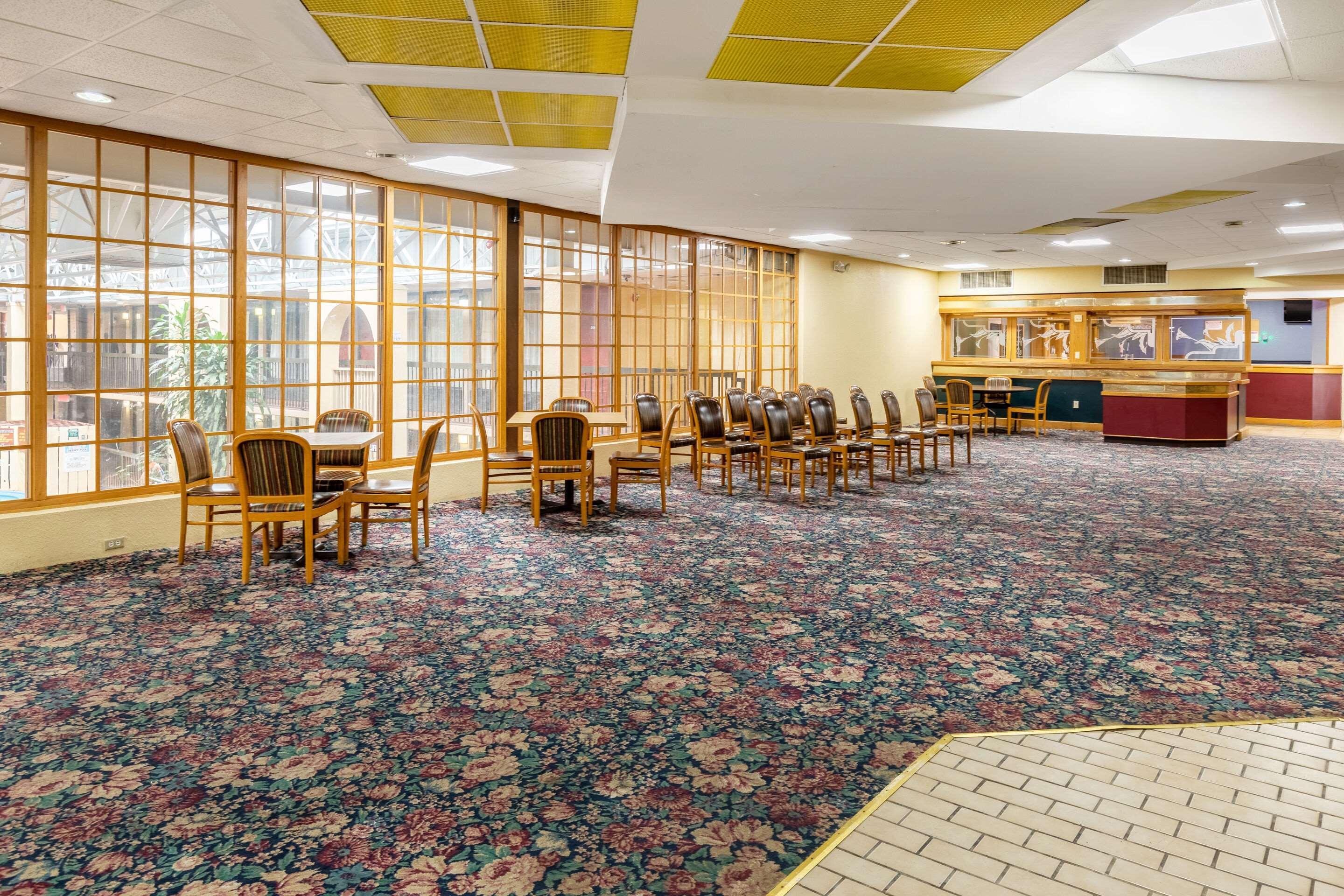 Quality Inn Newport Extérieur photo