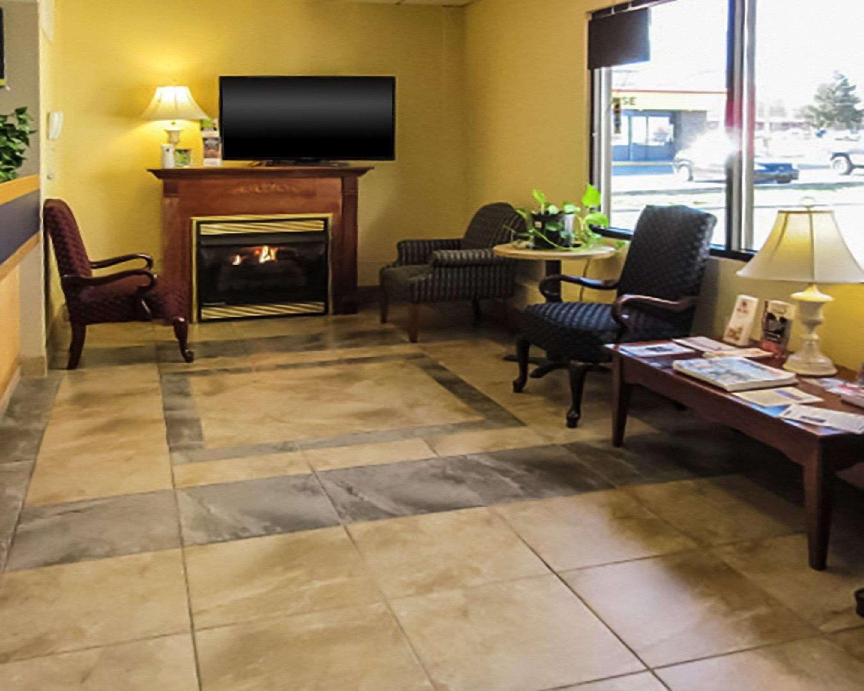 Quality Inn Newport Extérieur photo