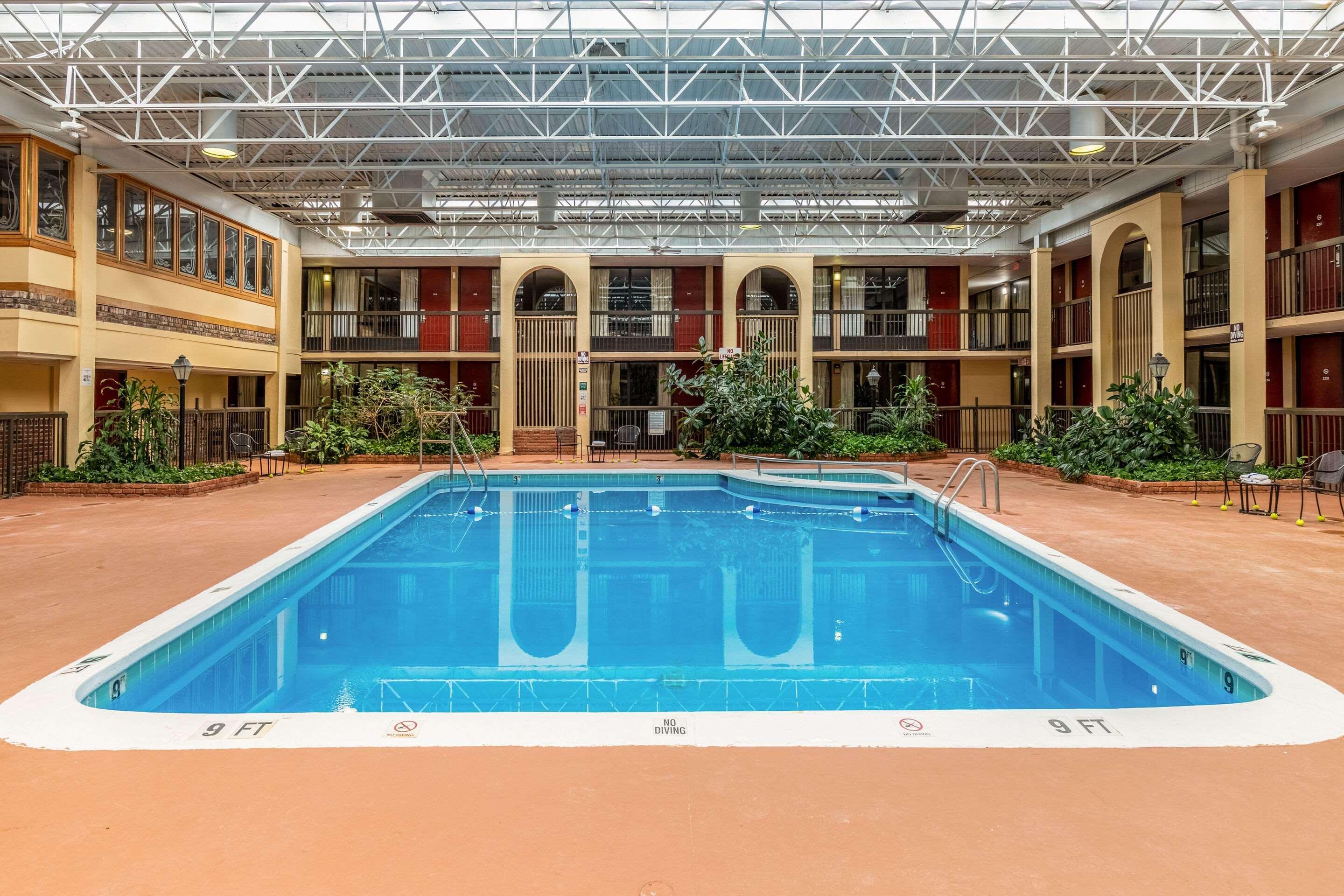 Quality Inn Newport Extérieur photo