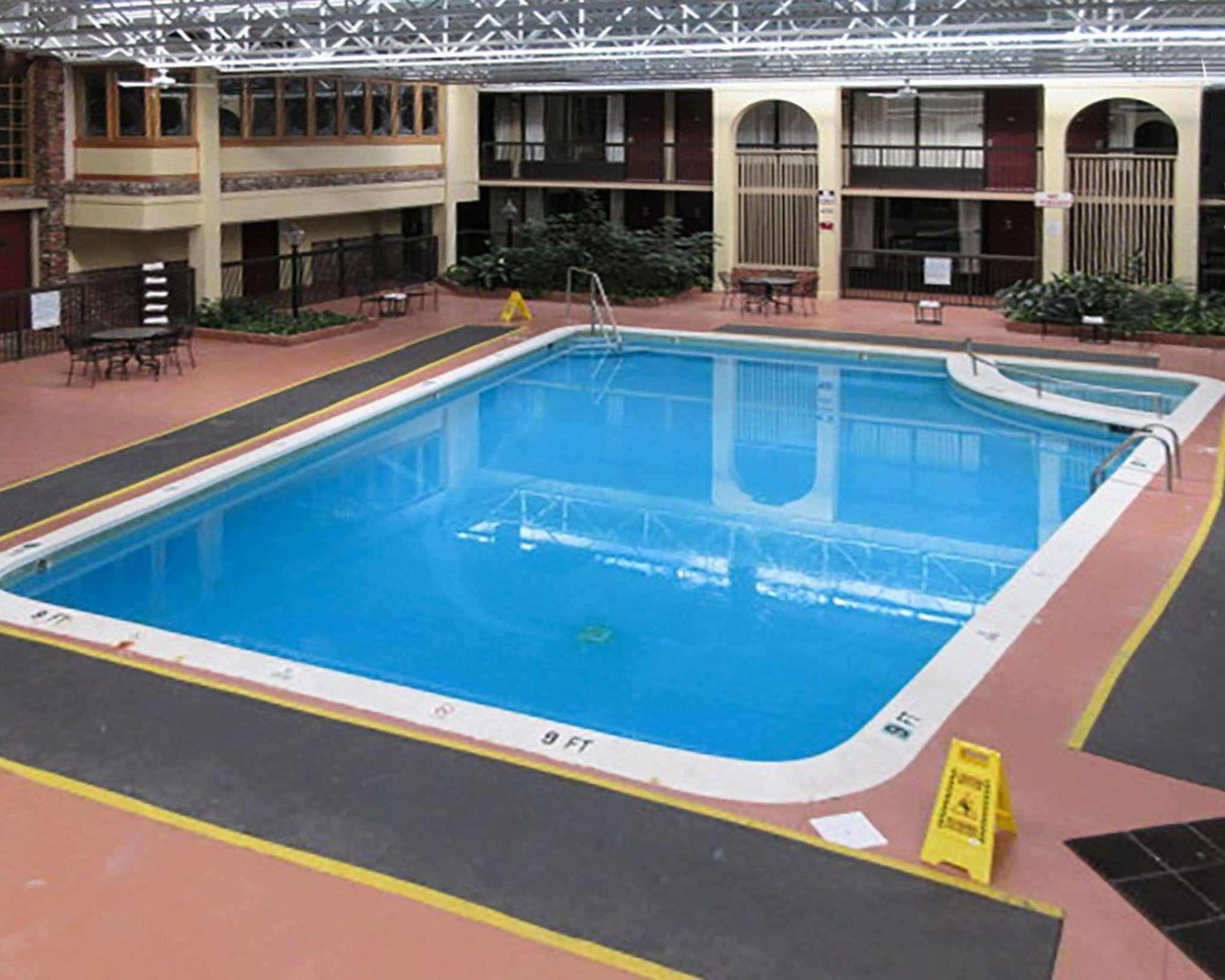 Quality Inn Newport Extérieur photo